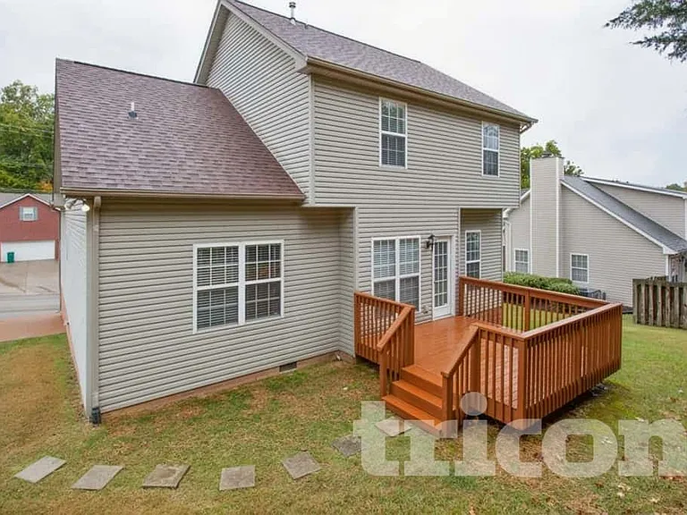 2315 Devonshire Dr — Photo 15