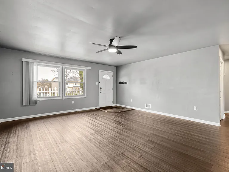 2541 Symphony Ln — Photo 9