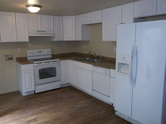 3rd image of 1311 12th Ave APT B