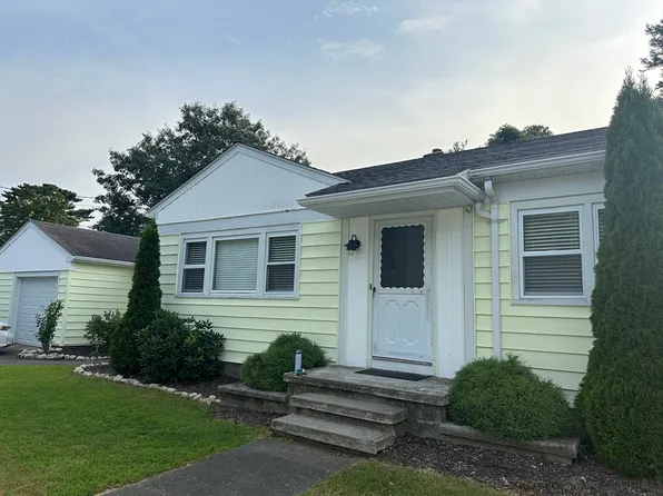 79 Cross Rd, Dartmouth, MA 02747
