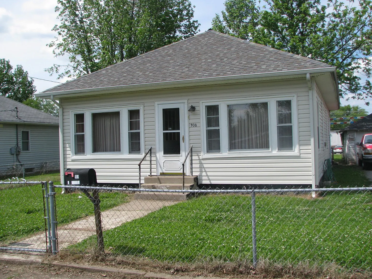 2 bed, 1.5 bath, 1100 sqft, $1,250 — Photo 1