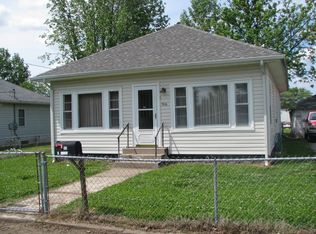 908 E Carter St, Marion, IL 62959