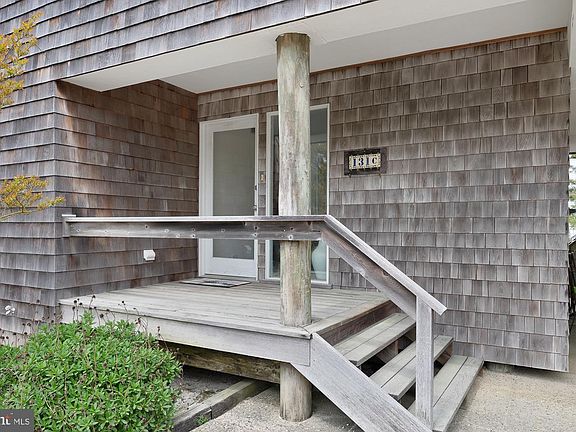 2nd image of 131C Long Beach Blvd #C