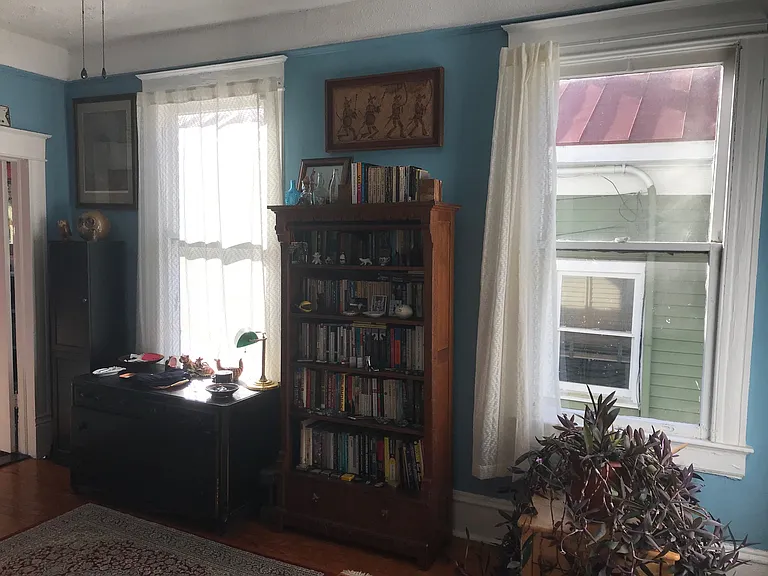 Middle bedroom furnished