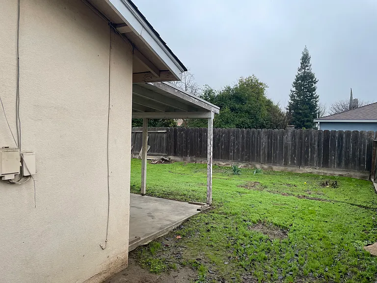 1333 Woodside Dr — Photo 5