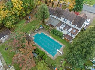 63 Oakhill Rd, Midland Park, NJ 07432