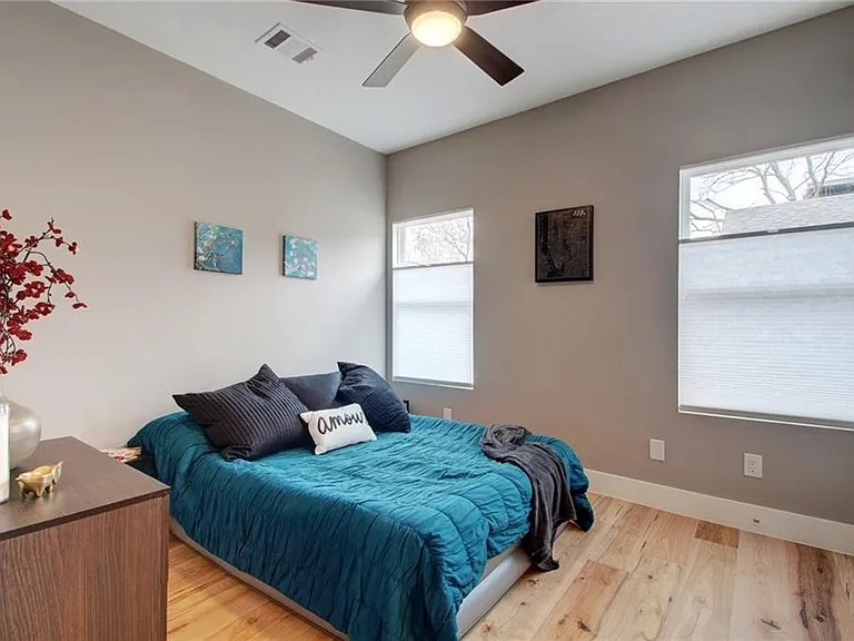 508 E 55th Ave — Photo 7