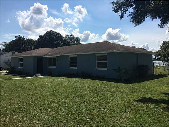 3rd image of 110 Lake Sears Dr
