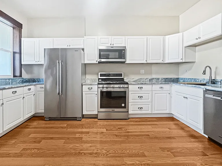 3256 S Princeton Ave #3 — Photo 16