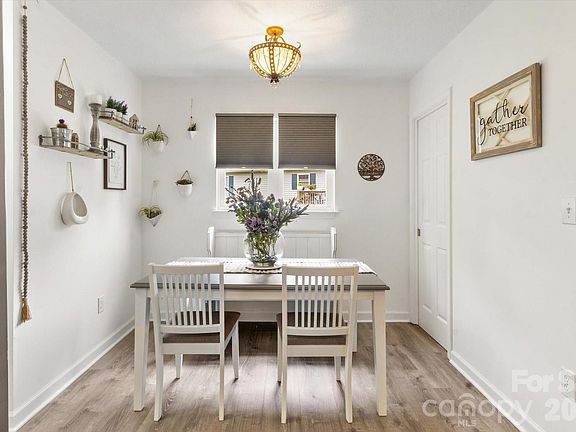 4th image of 100 Victoria Springs Dr