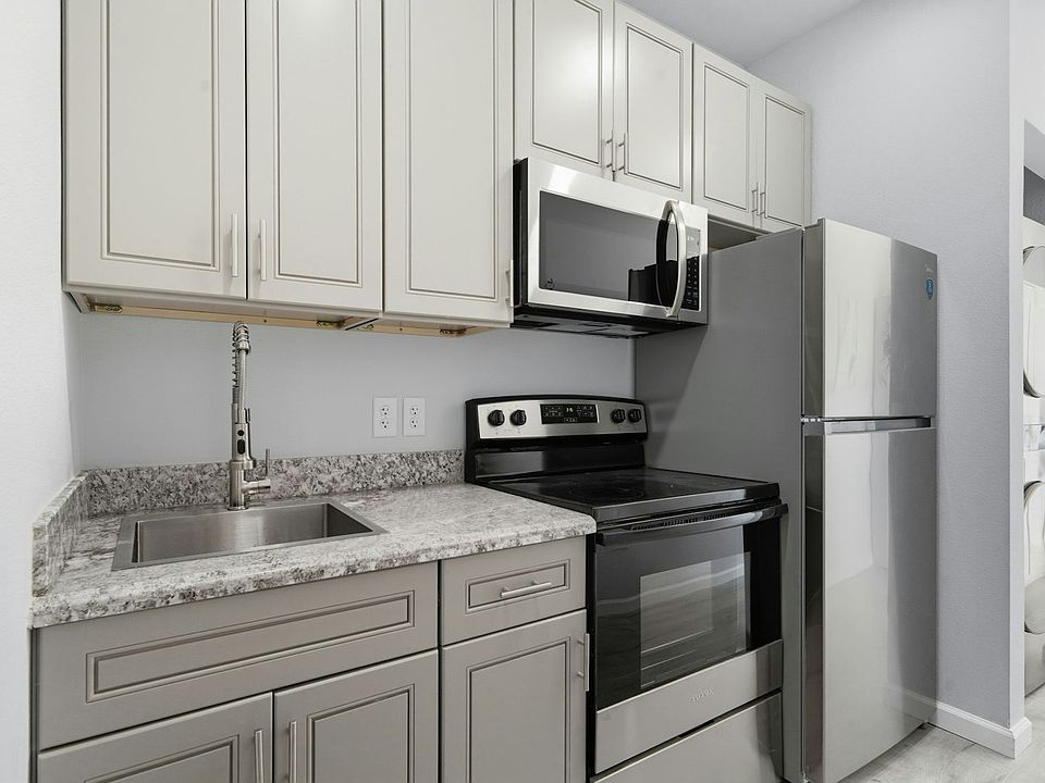 1st image of 624 Avenue H #E