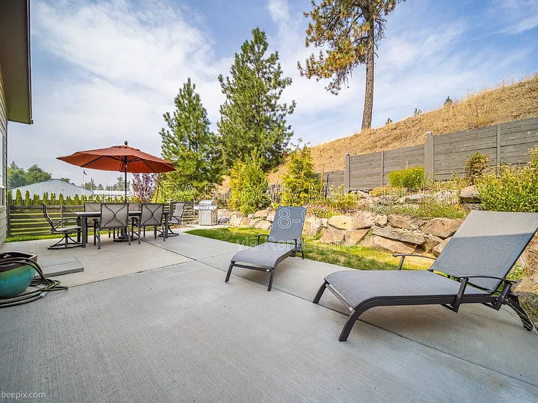 3343 N Rosalia Rd — Photo 33