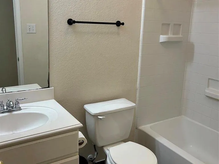 4035 Cary Creek Dr — Photo 11