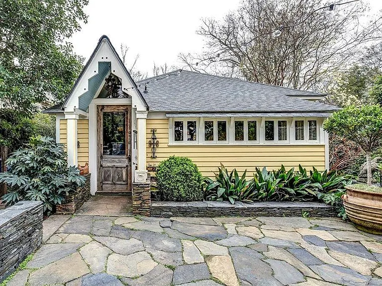 121 Emerson Ave — Photo 35