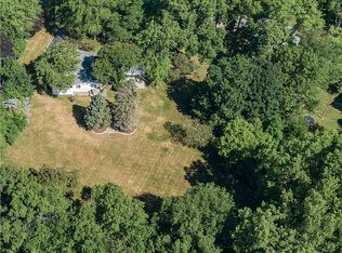 2297 Bunker Hill Rd, Rochester Hills, MI 48309