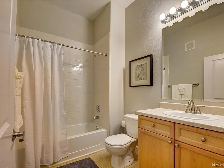 5677 Park Pl #205B — Photo 12
