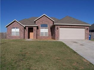 706 SW Wallstone Rd, Bentonville, AR 72712