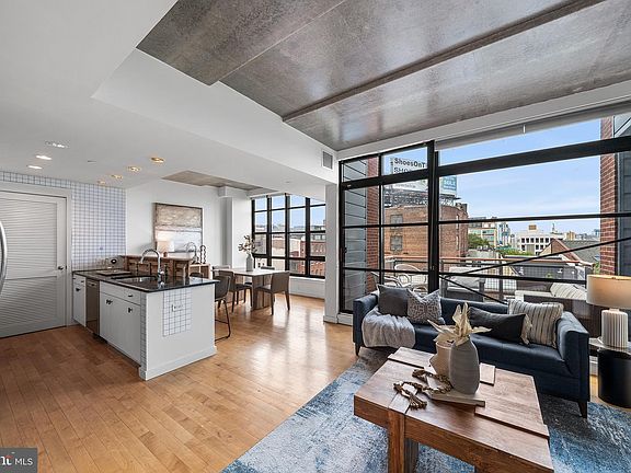3rd image of 317-319 Vine St #511