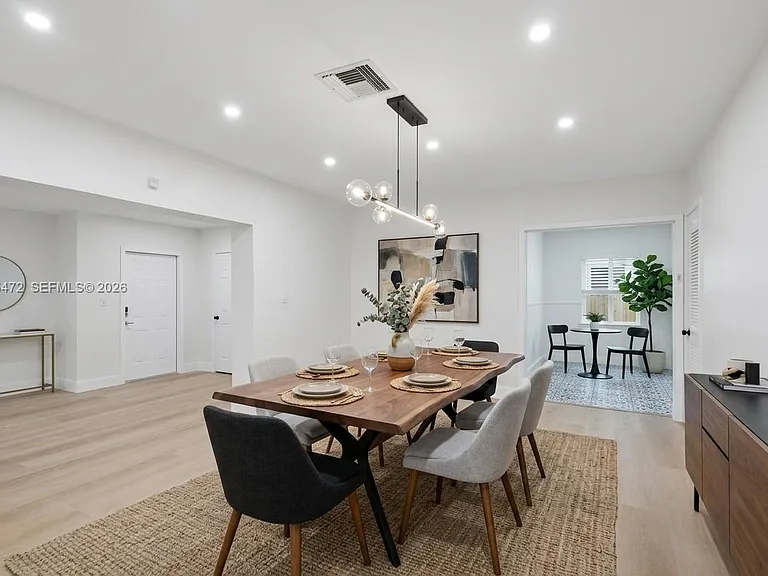 14325 NE 8th Ave — Photo 2