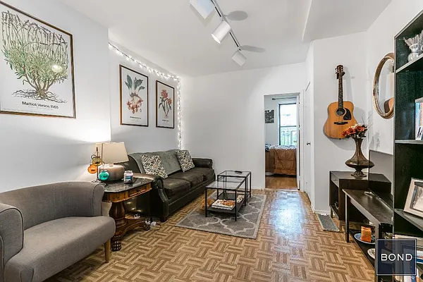 Rented by Bond New York | media 1