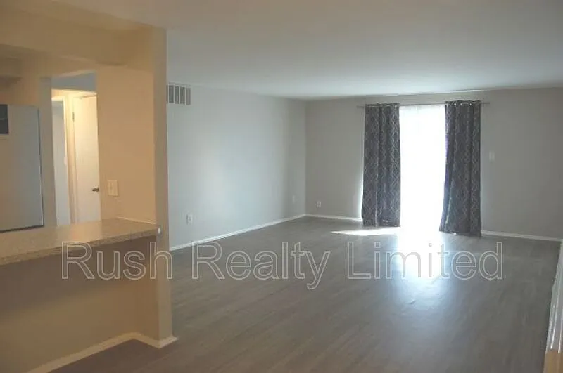 The Fenwood Apartments — Photo 2