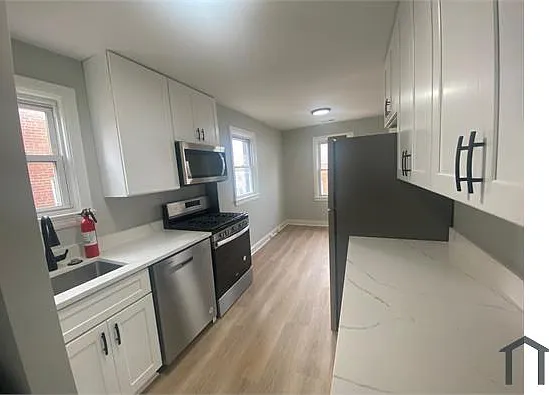 2 bed, $1,950 — Photo 2