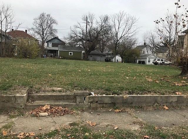 2nd image of 1919 Roosevelt Blvd