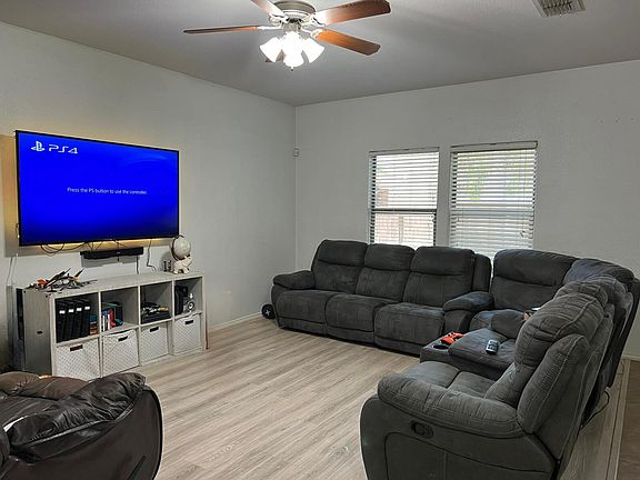 3rd image of 11316 Kirby Dr