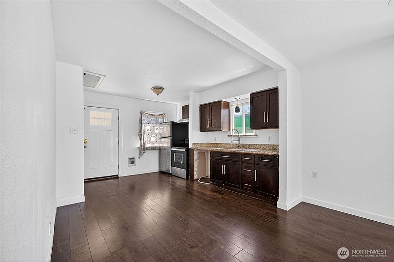 5th image of 110 Lincoln Avenue