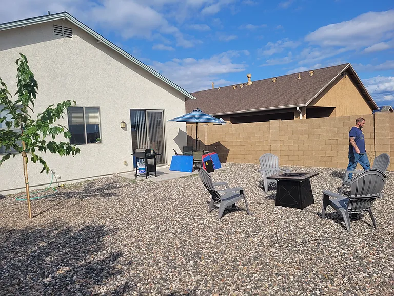 785 W Azure Dr — Photo 16