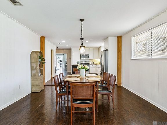 5th image of 3115 Slate St