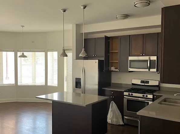 3229 S Halsted St APT 2E, Chicago, IL 60608