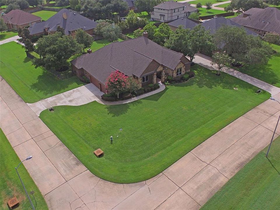 1st image of 4118 Wentworth Dr