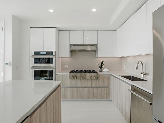 5th image of 400 CENTRAL AVENUE #306