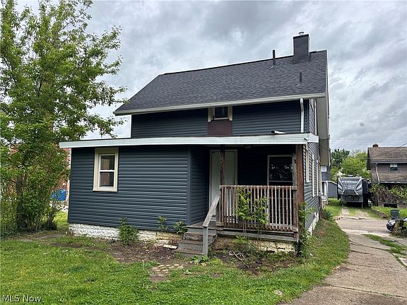 3rd image of 1713 Regal Ave NE