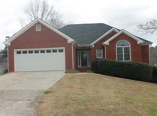 135 Victor Dr, Buford, GA 30518