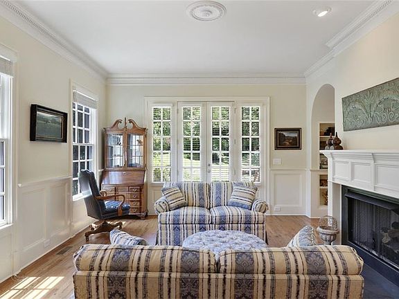 4th image of 1458 Council Bluff Dr