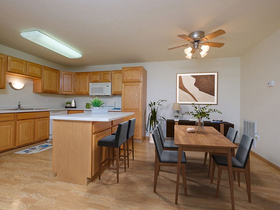 West Fargo, ND Charleswood Townhomes | Dining