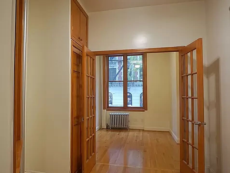1st image of 114 E 7th St APT 1