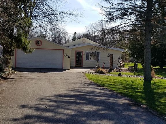2nd image of 858 Shady Shore Dr