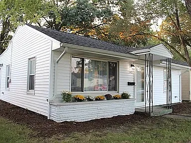 1421 N Adams St — Photo 19