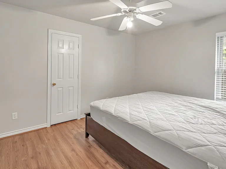 1209 Portsmouth Ct — Photo 13