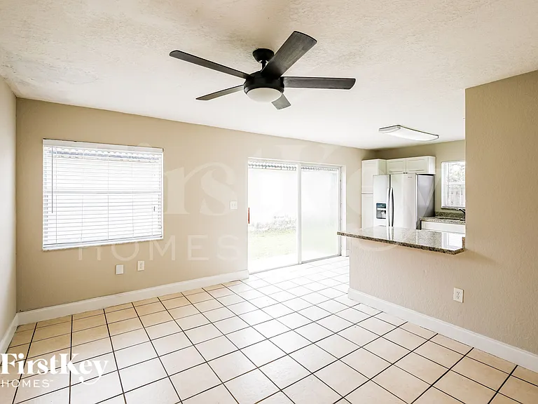 18050 SW 142nd Ct — Photo 5