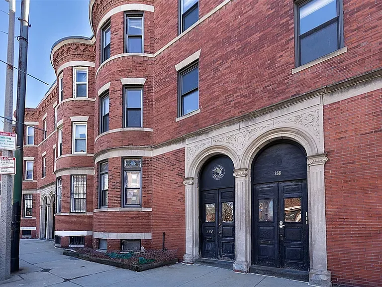 868 Huntington Ave #3 — Photo 3