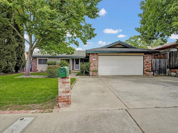 1270 E A St, Oakdale, CA 95361