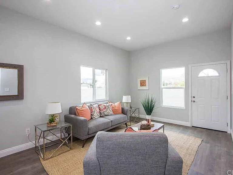 7760 Tujunga Ave — Photo 18