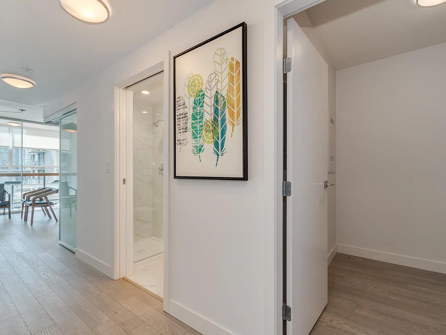 2 bed, 592 sqft, $3,600 — Photo 2