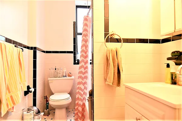 Rented by Lang Realty LLC | media 7