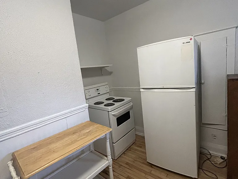 28 Springhurst Ave #6 — Photo 5