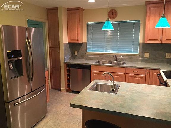 4th image of 4467 Fairwood Dr